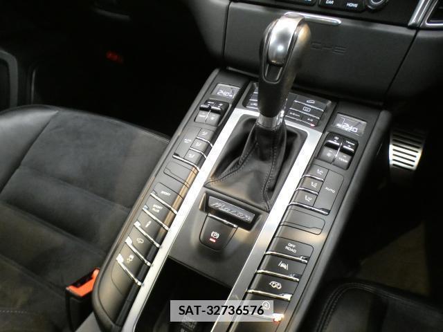 Porsche MACAN 2016-11 7800562-12