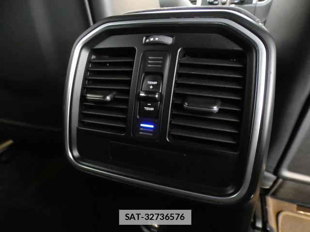 Porsche MACAN 2016-11 7800562-17