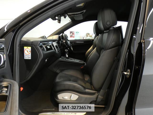 Porsche MACAN 2016-11 7800562-19