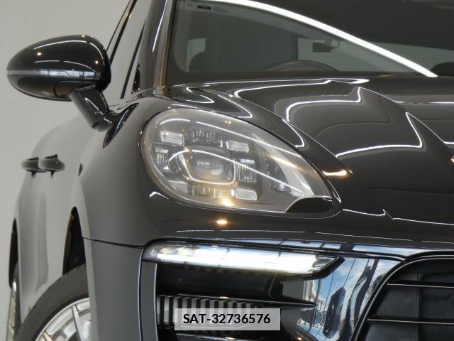 Porsche MACAN 2016-11 7800562-2