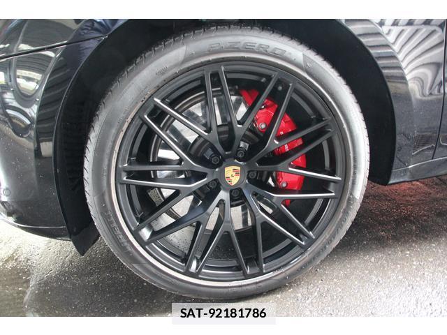 Porsche MACAN 2022-03 7800961-10