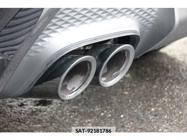 Porsche MACAN 2022-03 7800961-12