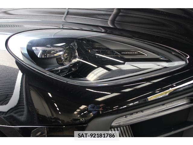 Porsche MACAN 2022-03 7800961-13