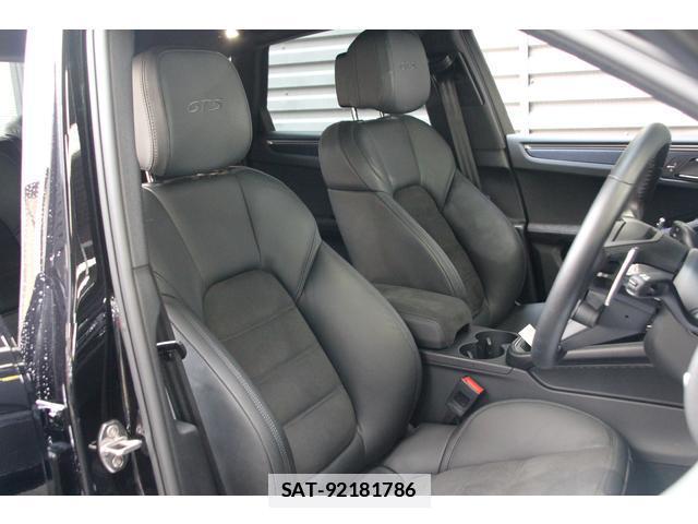 Porsche MACAN 2022-03 7800961-15