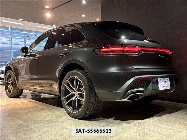 Porsche MACAN 2021-11 7802173-4