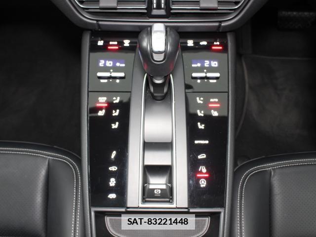 Porsche MACAN 2023-07 7802533-19