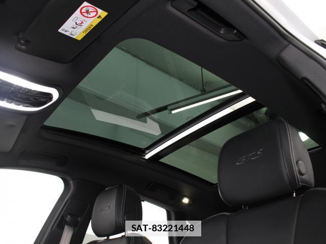 Porsche MACAN 2023-07 7802533-7