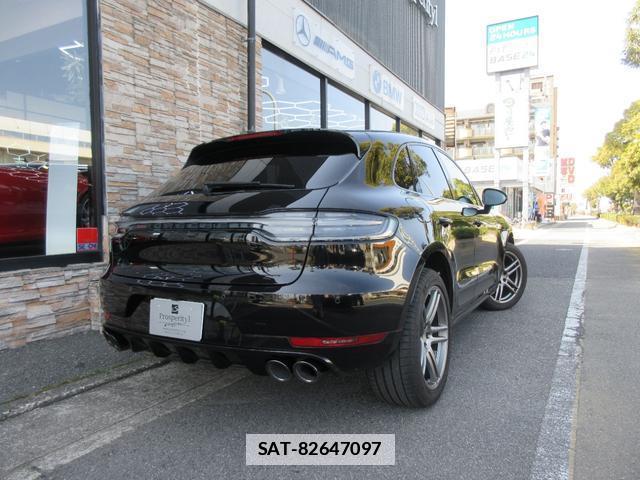 Porsche MACAN 2020-12 7804351-1