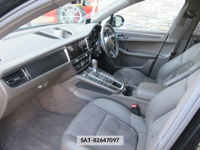 Porsche MACAN 2020-12 7804351-2