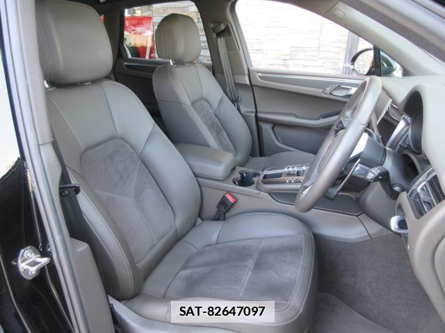 Porsche MACAN 2020-12 7804351-6