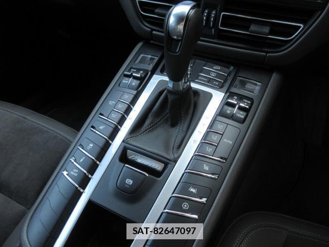 Porsche MACAN 2020-12 7804351-8