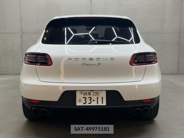 Porsche MACAN 2015-03 7804652-1