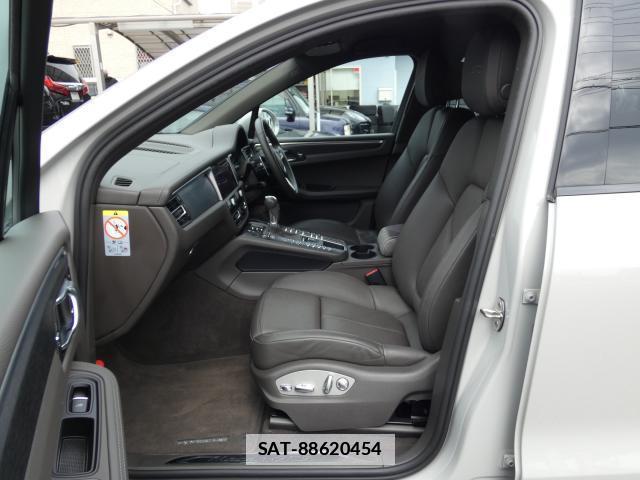 Porsche MACAN 2021-05 7806301-14