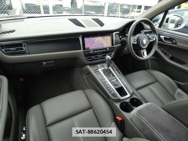 Porsche MACAN 2021-05 7806301-6