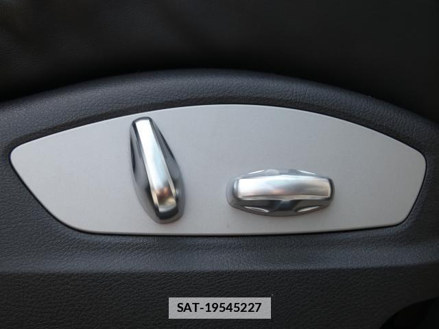 Porsche MACAN 2018-03 7806302-12