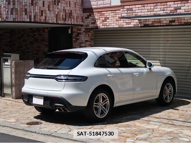 Porsche MACAN 2016-02 7806548-1