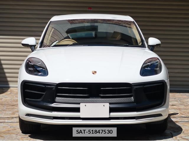 Porsche MACAN 2016-02 7806548-2