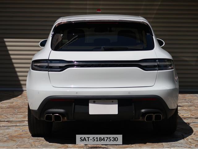 Porsche MACAN 2016-02 7806548-4
