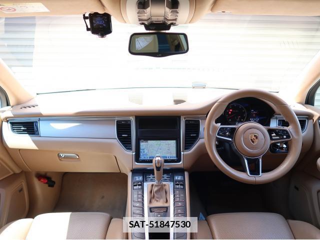 Porsche MACAN 2016-02 7806548-6