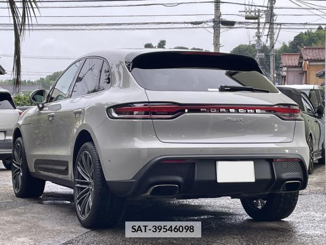 Porsche MACAN 2025-02 7807047-1
