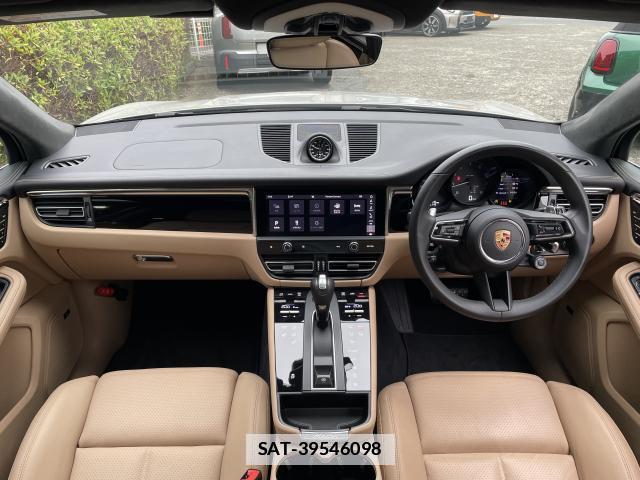 Porsche MACAN 2025-02 7807047-2