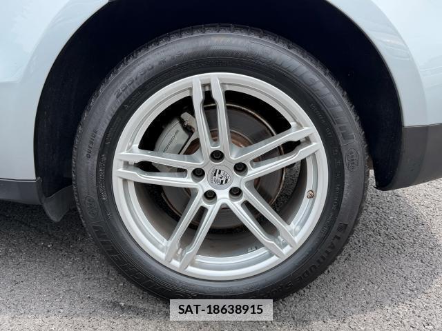 Porsche MACAN 2019-11 7808657-14