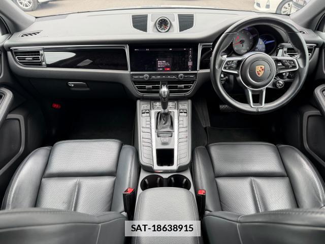 Porsche MACAN 2019-11 7808657-2