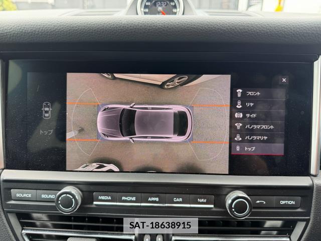 Porsche MACAN 2019-11 7808657-4