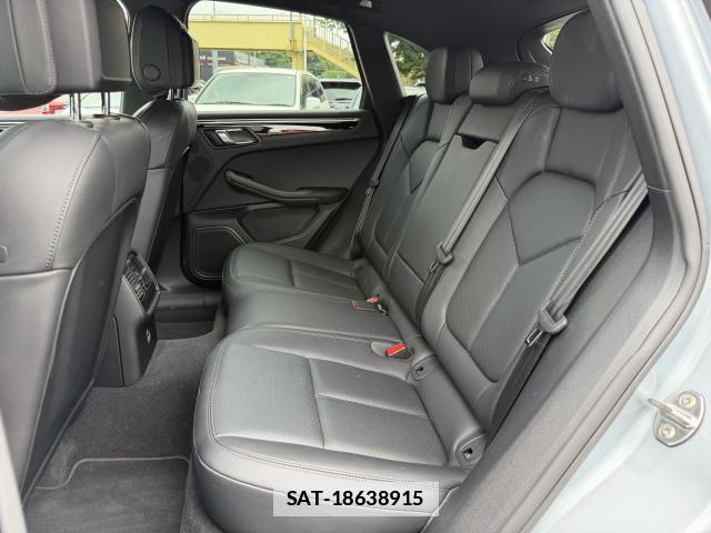 Porsche MACAN 2019-11 7808657-6