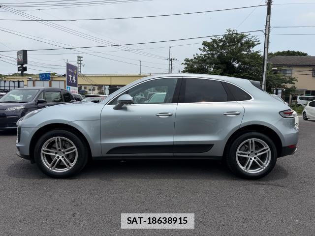 Porsche MACAN 2019-11 7808657-9