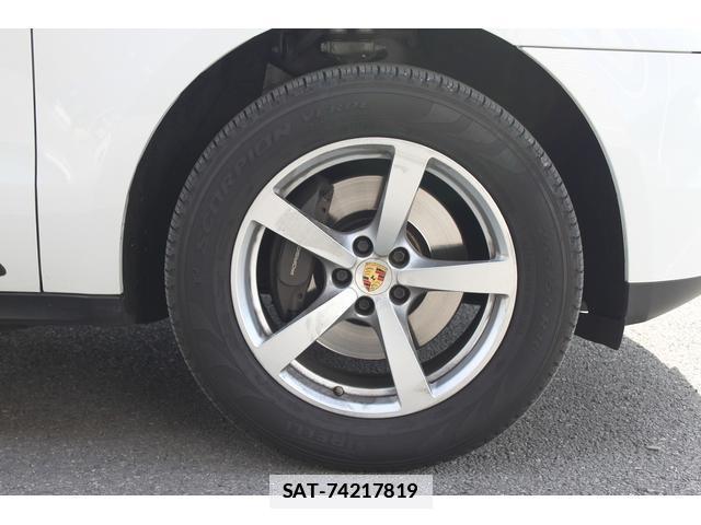 Porsche MACAN 2015-10 7809487-18