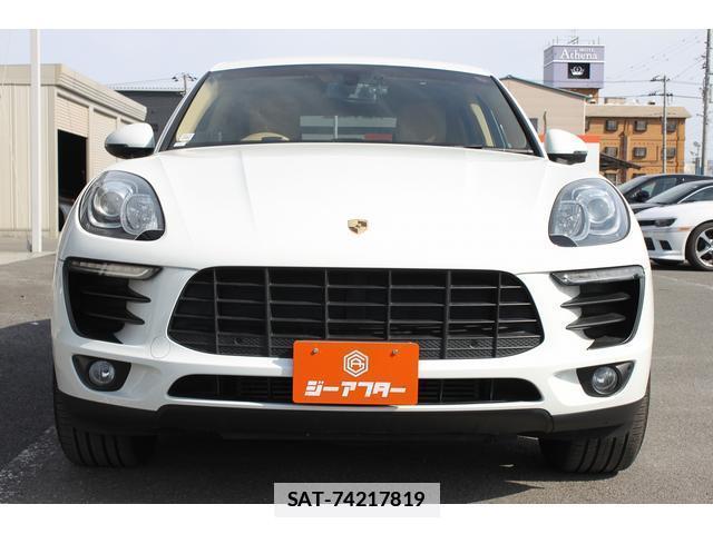Porsche MACAN 2015-10 7809487-3