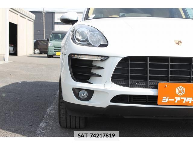 Porsche MACAN 2015-10 7809487-4