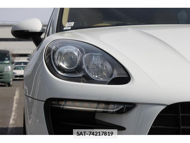 Porsche MACAN 2015-10 7809487-5