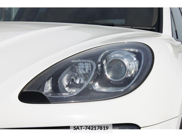 Porsche MACAN 2015-10 7809487-7