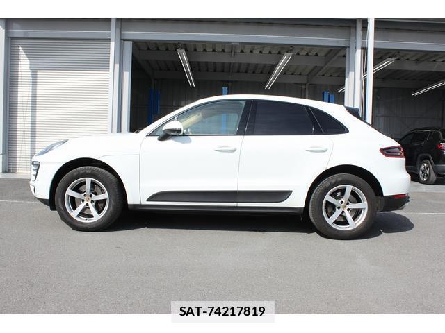 Porsche MACAN 2015-10 7809487-9