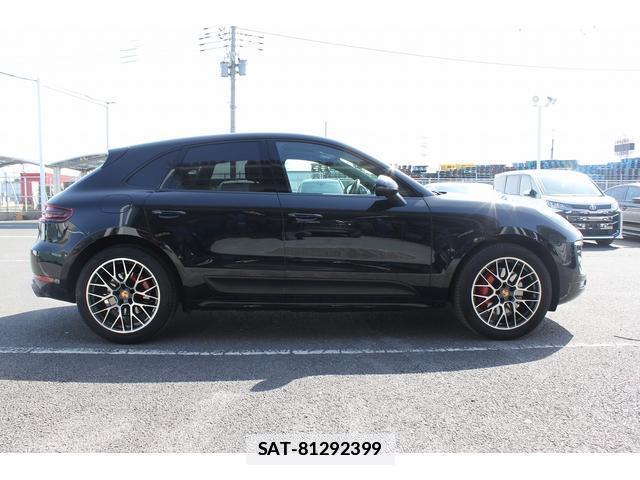 Porsche MACAN 2016-06 7809488-1