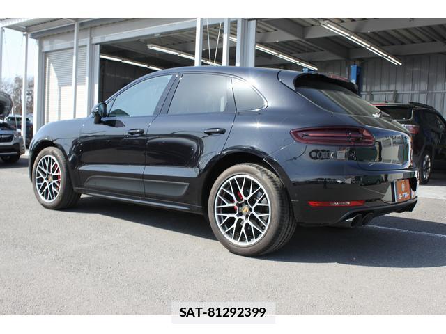Porsche MACAN 2016-06 7809488-14