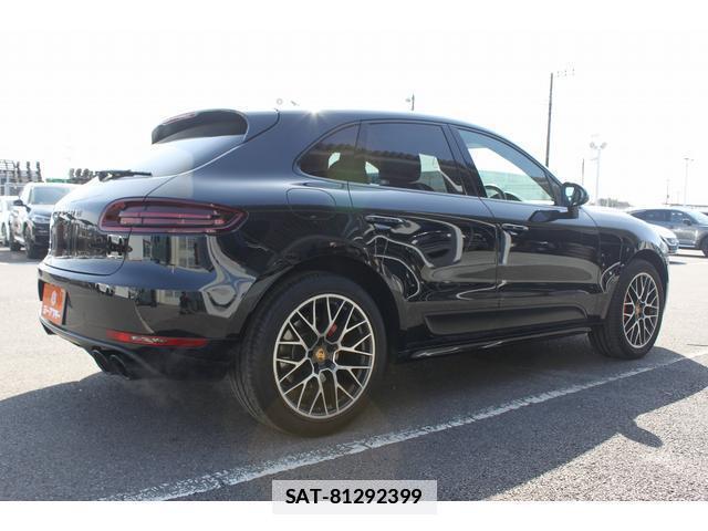 Porsche MACAN 2016-06 7809488-18