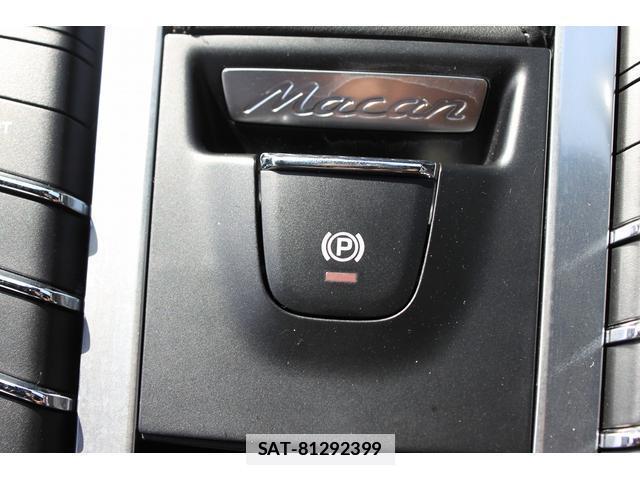 Porsche MACAN 2016-06 7809488-5