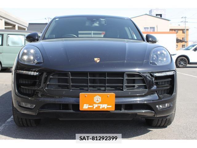 Porsche MACAN 2016-06 7809488-7