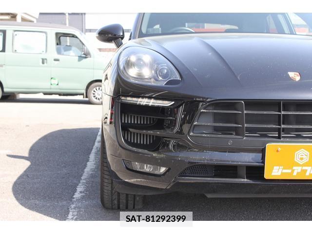 Porsche MACAN 2016-06 7809488-8