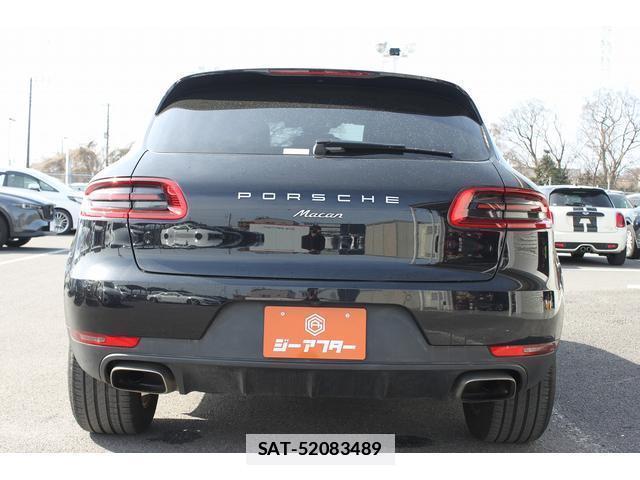 Porsche MACAN 2017-10 7809490-15