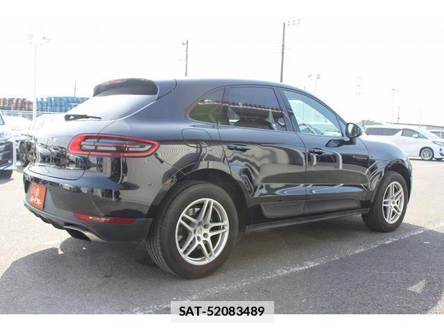 Porsche MACAN 2017-10 7809490-18