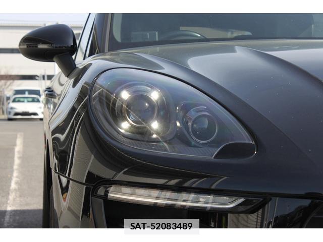 Porsche MACAN 2017-10 7809490-9