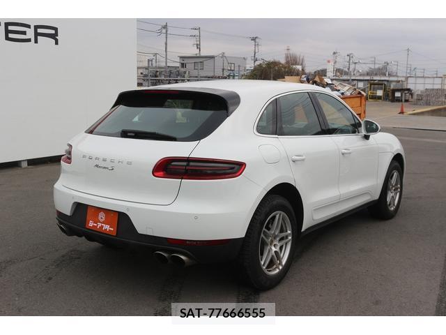 Porsche MACAN 2014-12 7809492-11