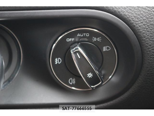 Porsche MACAN 2014-12 7809492-6
