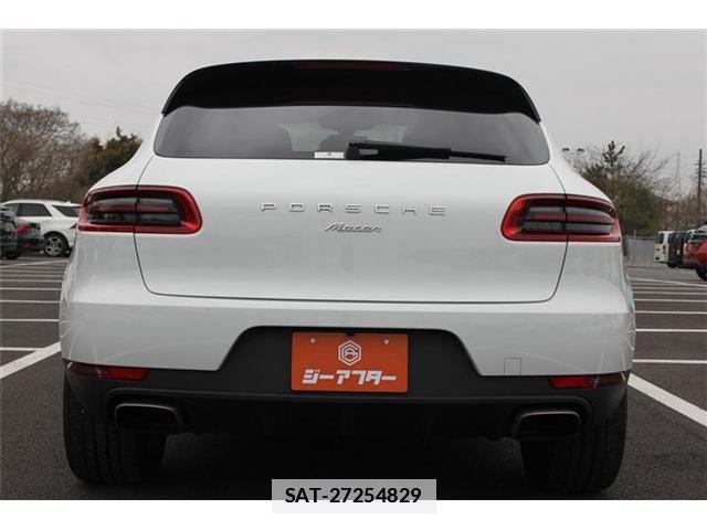 Porsche MACAN 2015-08 7809500-16