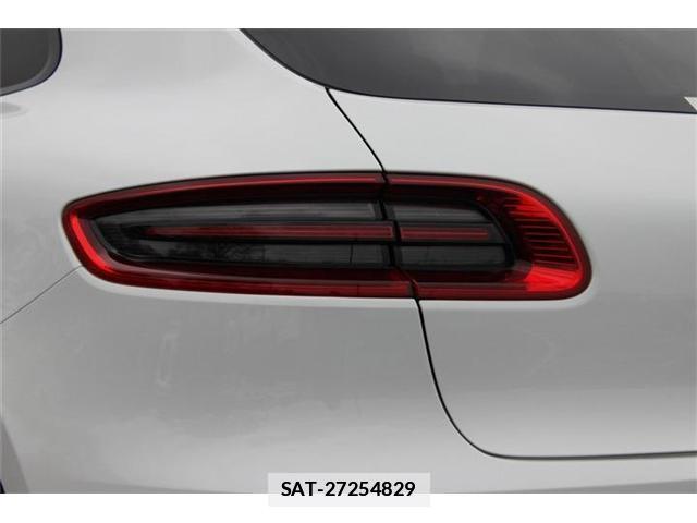 Porsche MACAN 2015-08 7809500-17