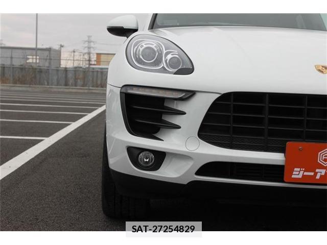 Porsche MACAN 2015-08 7809500-9